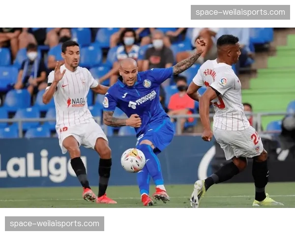 法甲转播权谈判陷入僵局,潜在收入下滑或进一步拉大巴黎与联赛对手差距。